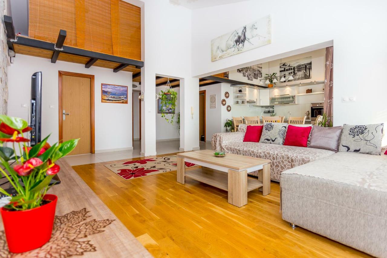 Urban Luxury Suites Juricevic Duće Εξωτερικό φωτογραφία