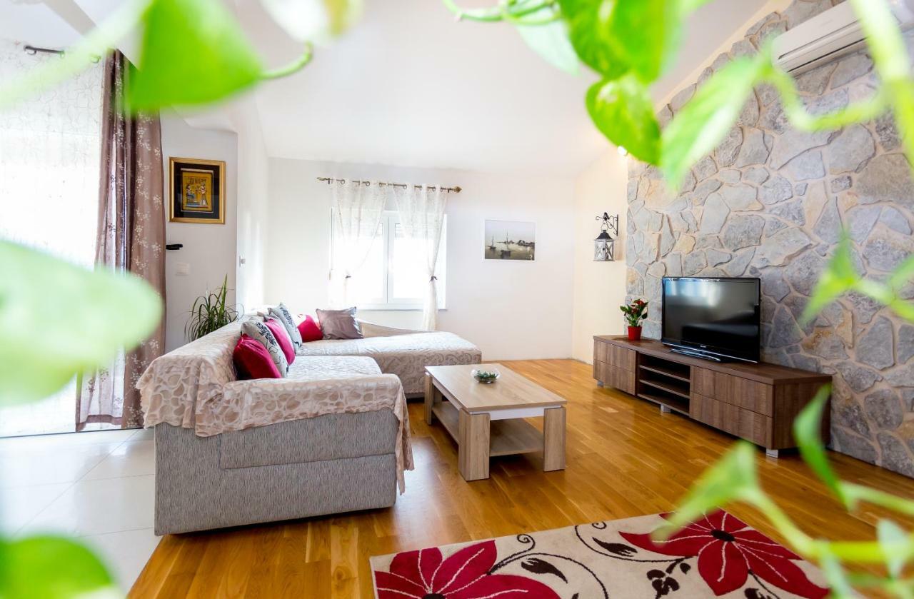 Urban Luxury Suites Juricevic Duće Εξωτερικό φωτογραφία