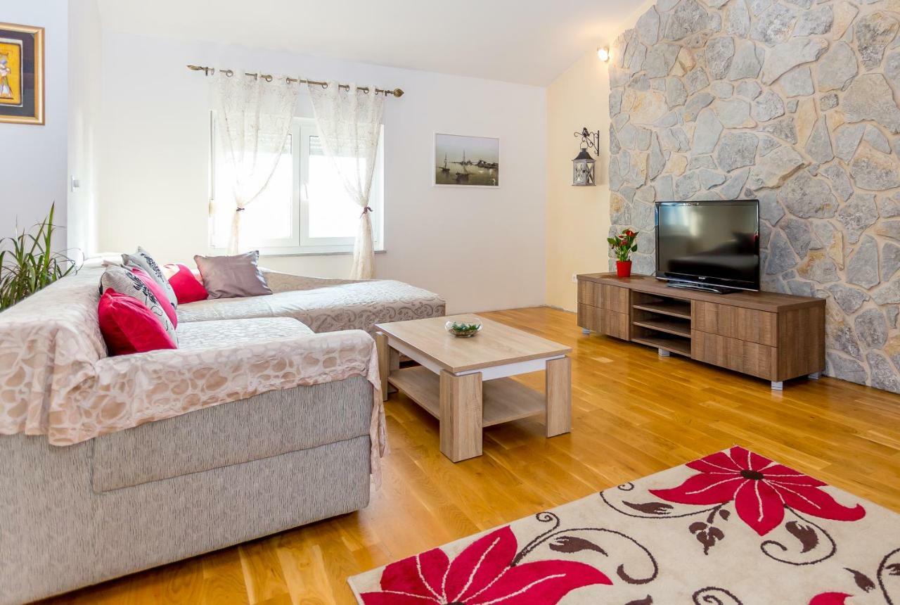 Urban Luxury Suites Juricevic Duće Εξωτερικό φωτογραφία